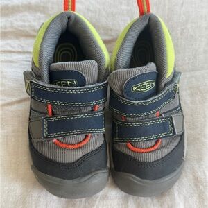 KEEN Kids' Gray and Black Sneakers - Size 9